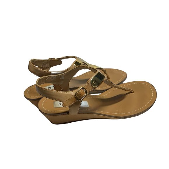 Steve Madden Gold Thong Sandals Size 6.5 1" Heel Good Condition Beachy Resort - Picture 3 of 7